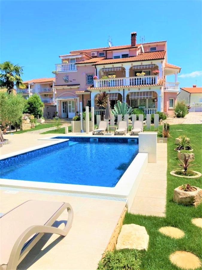 Apartment Villa Engel with Pool Poreč Buitenkant foto