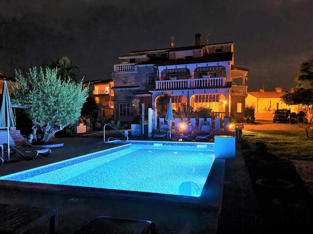 Apartment Villa Engel with Pool Poreč Buitenkant foto